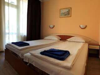 Отель CASA DEL SOL Sozopol Созополь Двухместный номер с 2 отдельными кроватями и видом на город-3